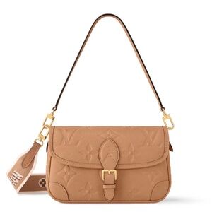 LOUIS VUITTON Beige monogram bag